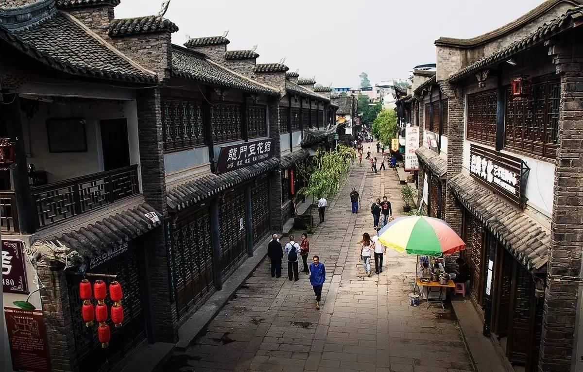 有一个男生总是看我,我跟他无关系为什么天天会想到他,我会不会精神有问题吗蜗牛问答,解答您的疑惑!